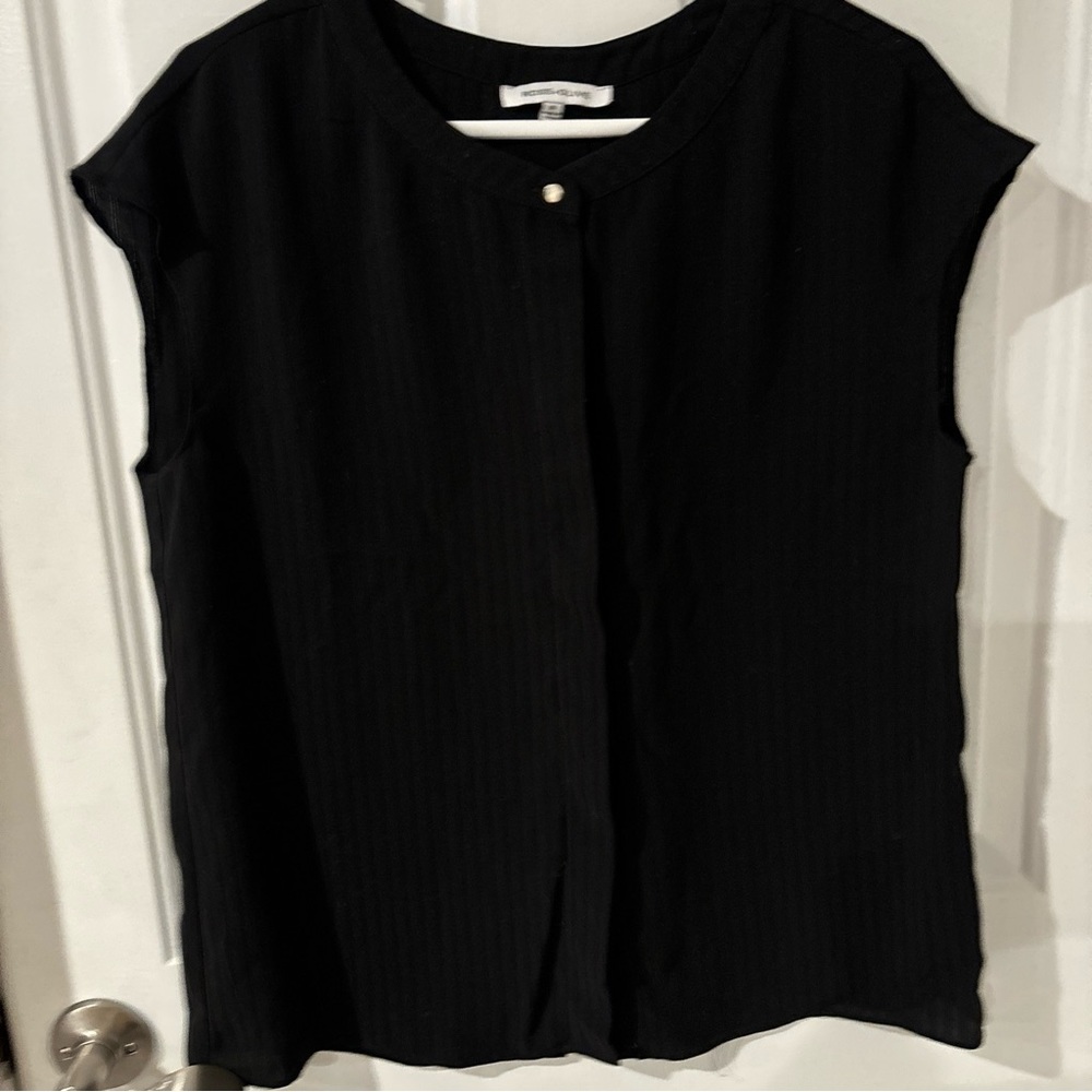 Rose and Olive women’s top size medium black